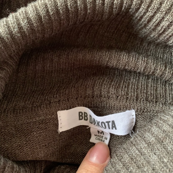 BB Dakota Brown Turtleneck Sweater Cape Tank Top M - Picture 5 of 8